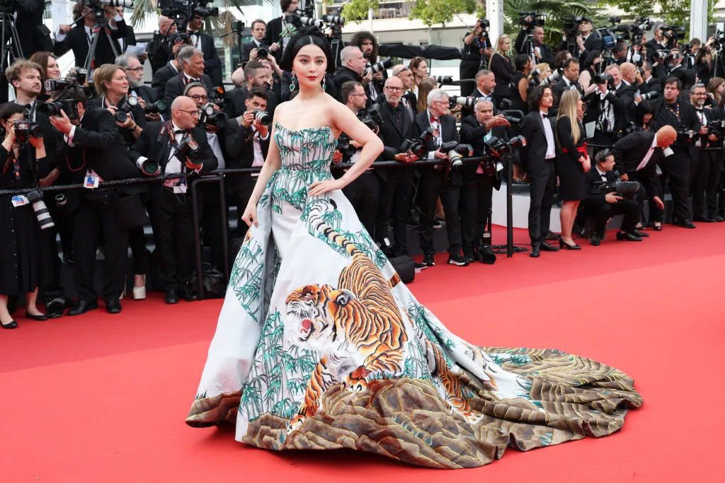 Phạm Băng Băng mặc gì khi trở lại thảm đỏ Cannes 5 năm sau scandal trốn thuế