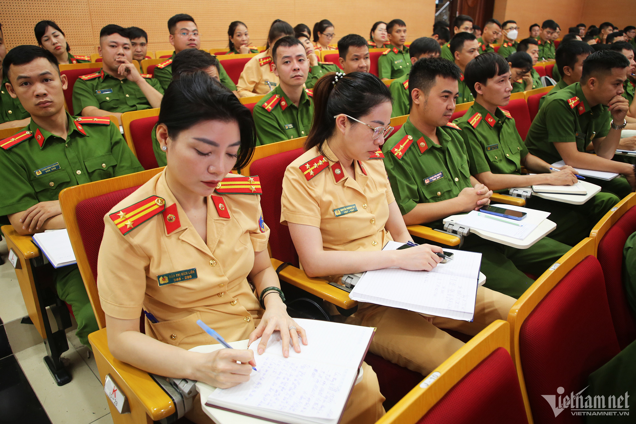 Chuẩn bị quản lý biển số định danh, Công an Hà Nội tập huấn 1.500 cán bộ