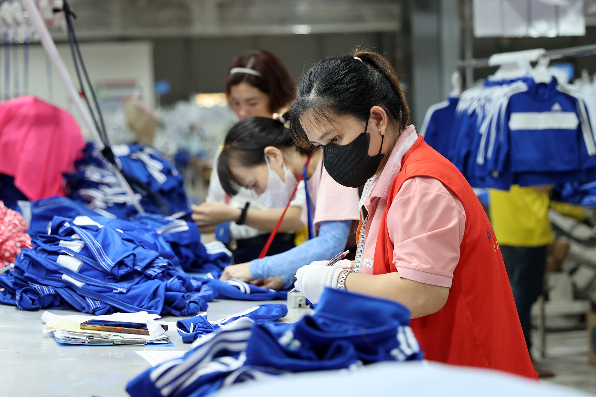 Tiếp tục hỗ trợ đoàn viên công đoàn, người lao động mất việc 