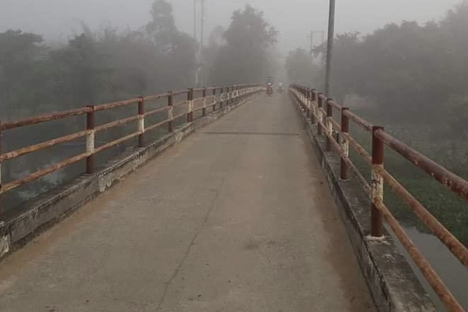 Sau trận đòn, thanh niên chặn đường chém chết đối thủ trên cầu Suối Cọp