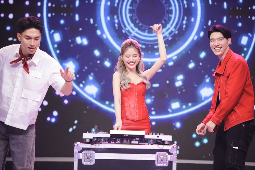 Tỏ tình hoàn mỹ: Trung Huy từ chối nữ DJ xinh đẹp đến từ Đà Nẵng