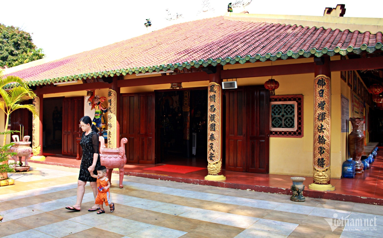 Ngôi chùa có tiếng chuông vọng từ ao sen, sở hữu loài cây quý hiếm bậc nhất