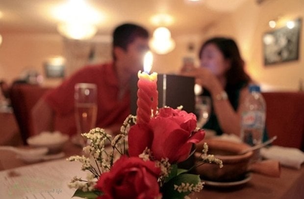 Ông bà ta dặn: Ở đời có 4 cái ngu: Làm mai, lãnh nợ, gác cu, cầm chầu, cái nào là ngu nhất?