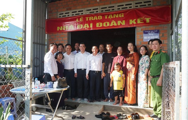 Mặt trận Tổ quốc tỉnh Long An: Hỗ trợ xây mới 746 căn nhà cho hộ nghèo