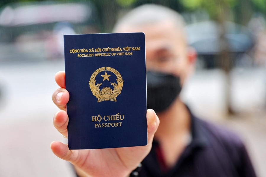 Từ 1/7/2024, hàng triệu người làm hộ chiếu (passport) online được hưởng lợi lớn